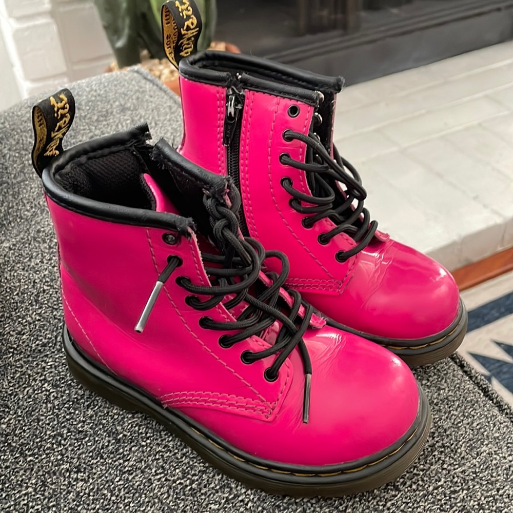 Dr. Martens Hot pink size 9. Great condition, worn by my 5 year old.